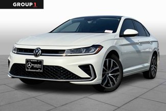 Used 2025 Volkswagen Jetta SE image 1