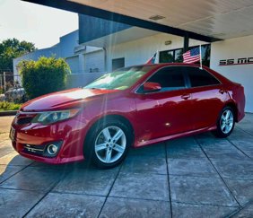 Used 2014 Toyota Camry SE video 1
