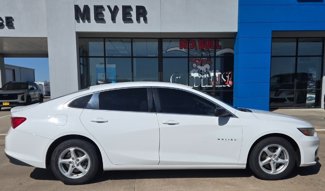 Used 2017 Chevrolet Malibu LS image 1