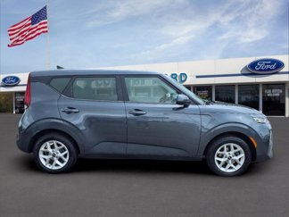 Used 2022 Kia Soul LX w/ Technology Package video 2