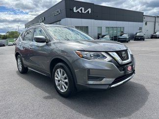 Used 2018 Nissan Rogue SV image 1