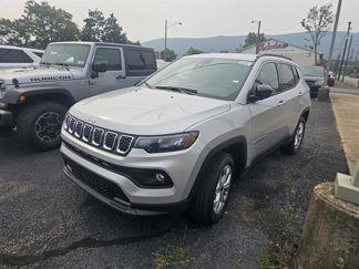 New 2025 Jeep Compass Latitude image 1