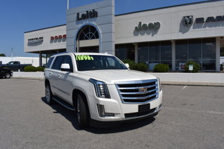 Used 2015 Cadillac Escalade Luxury image 1