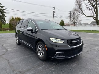 Used 2023 Chrysler Pacifica Limited image 1