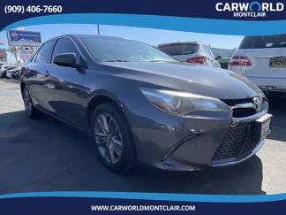 Used 2016 Toyota Camry SE image 1