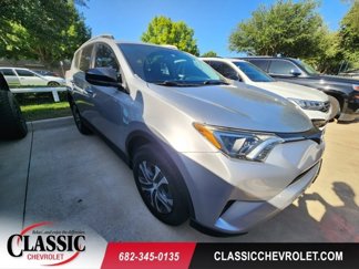 Used 2016 Toyota RAV4 LE image 1