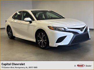 Used 2020 Toyota Camry SE w/ Carpet Mat Package image 1