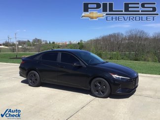 Used 2021 Hyundai Elantra SEL w/ Convenience Package image 1