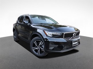 New 2025 Volvo XC40 B5 Core image 1