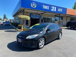 Used 2013 Ford Focus SE w/ SE Winter Pkg image 1