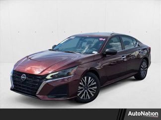 Used 2024 Nissan Altima 2.5 SV image 1