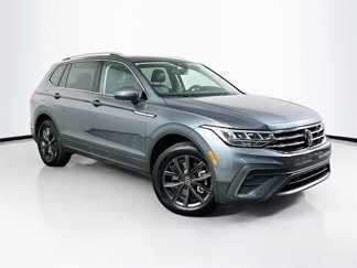 Used 2022 Volkswagen Tiguan SE image 1
