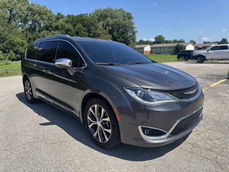 Used 2018 Chrysler Pacifica Limited w/ Tire & Wheel Group image 1