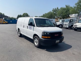 Used 2022 GMC Savana 2500 image 1
