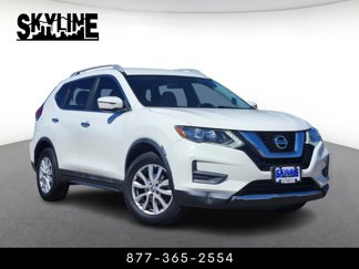 Used 2017 Nissan Rogue SV image 1