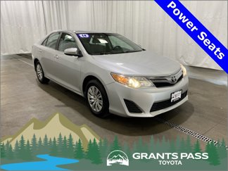 Used 2014 Toyota Camry LE image 1