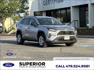 Used 2019 Toyota RAV4 LE image 1