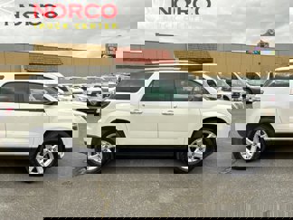 Used 2015 GMC Acadia SLE image 1