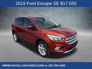 Used 2019 Ford Escape SE image 1