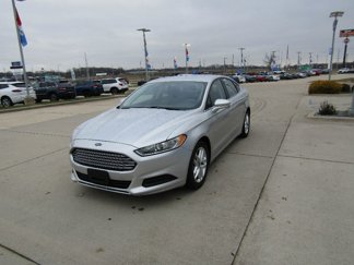 Used 2016 Ford Fusion SE image 1