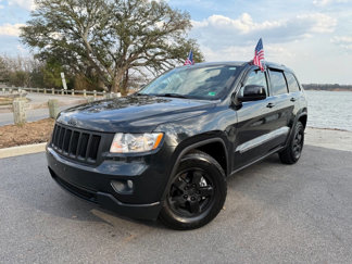 Used 2011 Jeep Grand Cherokee Laredo image 1