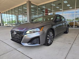 Used 2025 Nissan Altima 2.5 SV image 1