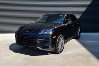 Used 2024 Porsche Cayenne image 1