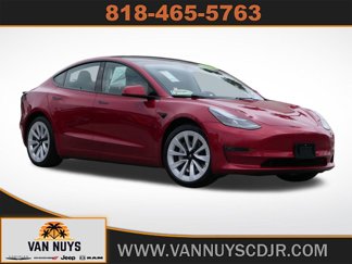Used 2023 Tesla Model 3 Standard Range image 1