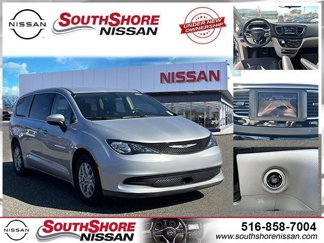 Used 2022 Chrysler Voyager LX image 1