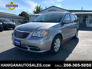 Used 2016 Chrysler Town & Country Touring image 1