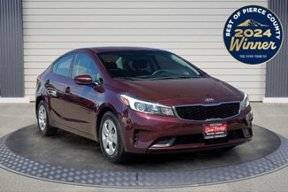 Used 2017 Kia Forte LX image 1