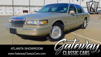 Used 1996 Lincoln Town Car Signature image 1