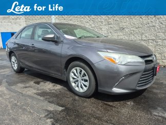 Used 2016 Toyota Camry LE image 1
