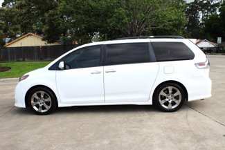 Used 2013 Toyota Sienna SE image 1
