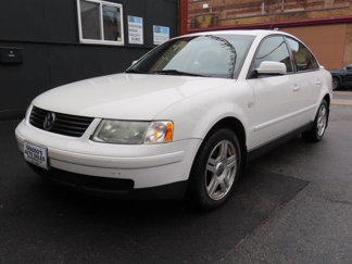 Used 2000 Volkswagen Passat GLX image 1