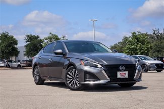 Used 2023 Nissan Altima 2.5 SV image 1