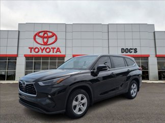 Used 2023 Toyota Highlander LE image 1