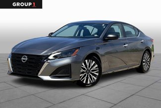 Used 2024 Nissan Altima 2.5 SV image 1