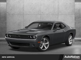 Used 2015 Dodge Challenger SXT image 1