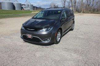 Used 2017 Chrysler Pacifica Touring-L Plus image 1