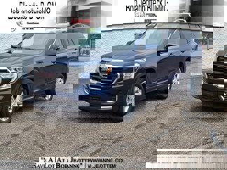 Certified 2022 GMC Terrain SLE w/ Driver Convenience Package image 1