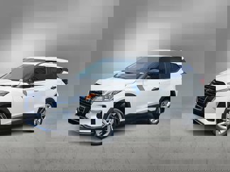 Used 2023 Nissan Kicks S image 1