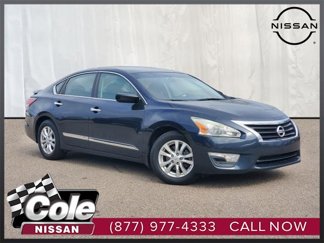 Used 2015 Nissan Altima 2.5 S w/ Sport Value Package image 1