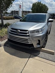 Used 2019 Toyota Highlander LE image 1