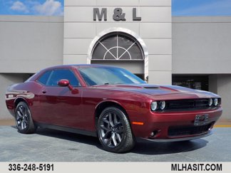 Used 2022 Dodge Challenger SXT w/ Blacktop Package image 1
