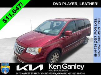 Used 2016 Chrysler Town & Country Touring image 1