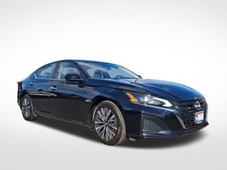 Used 2023 Nissan Altima 2.5 SV image 1