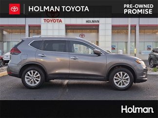 Used 2018 Nissan Rogue SV image 1