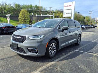 Certified 2023 Chrysler Pacifica Touring-L image 1
