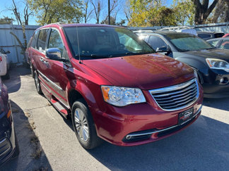 Used 2015 Chrysler Town & Country Touring-L w/ Driver Convenience Group image 1